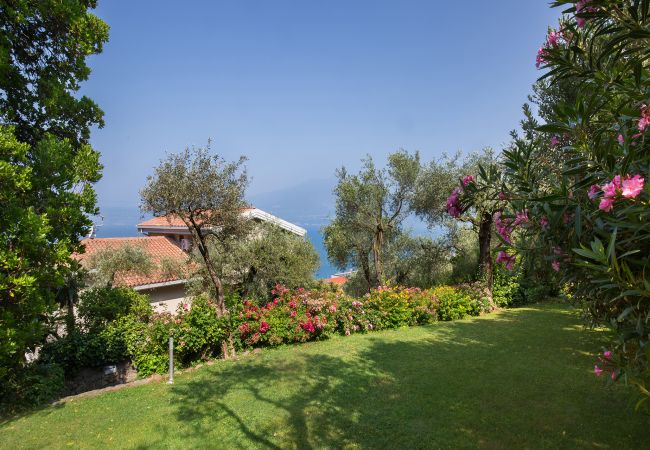 Villa in Torri del Benaco - Villa Claudia with private Pool Villa in Torri del Benaco - Villa Claudia with private Pool