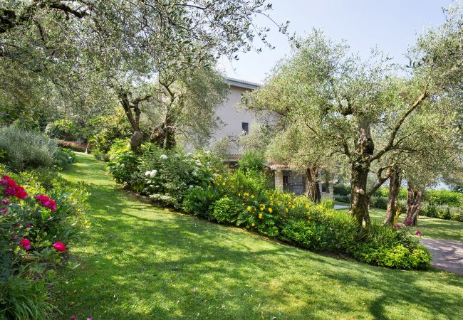 Villa in Torri del Benaco - Villa Claudia with private Pool Villa in Torri del Benaco - Villa Claudia with private Pool