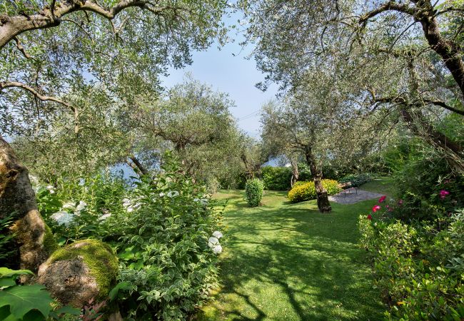 Villa in Torri del Benaco - Villa Claudia with private Pool Villa in Torri del Benaco - Villa Claudia with private Pool