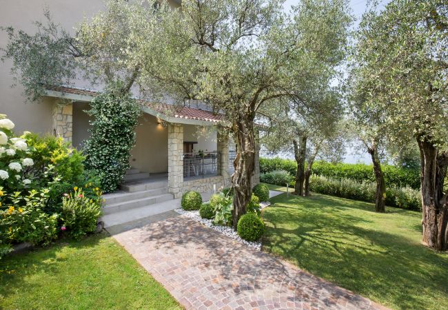 Villa in Torri del Benaco - Villa Claudia with private Pool Villa in Torri del Benaco - Villa Claudia with private Pool