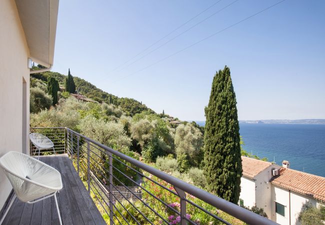 Villa in Torri del Benaco - Villa Claudia with private Pool Villa in Torri del Benaco - Villa Claudia with private Pool